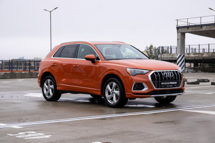 Продажа Audi Q3 II (F3) 40 TFSI 2.0 AT (187 л.с.) 2020 Оранжевый в Автодом