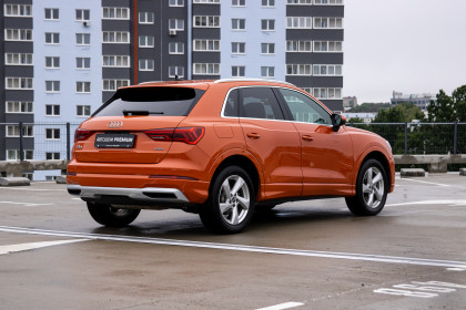 Продажа Audi Q3 II (F3) 40 TFSI 2.0 AT (187 л.с.) 2020 Оранжевый в Автодом