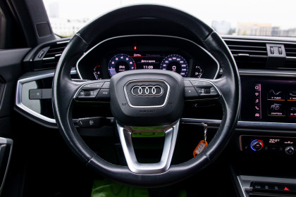 Продажа Audi Q3 II (F3) 40 TFSI 2.0 AT (187 л.с.) 2020 Оранжевый в Автодом