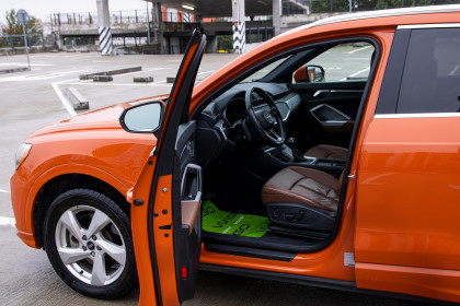 Продажа Audi Q3 II (F3) 40 TFSI 2.0 AT (187 л.с.) 2020 Оранжевый в Автодом