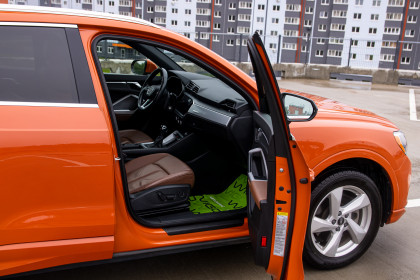 Продажа Audi Q3 II (F3) 40 TFSI 2.0 AT (187 л.с.) 2020 Оранжевый в Автодом
