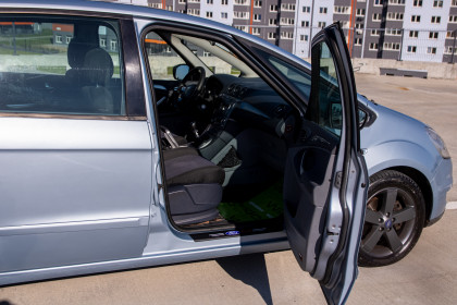Продажа Ford S-MAX I 2.0 MT (140 л.с.) 2006 Серебристый в Автодом