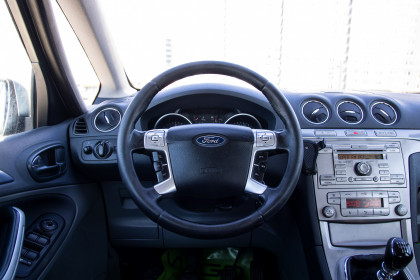 Продажа Ford S-MAX I 2.0 MT (140 л.с.) 2006 Серебристый в Автодом