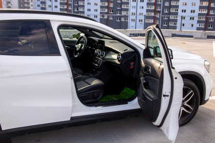 Продажа Mercedes-Benz GLA I (X156) Рестайлинг 200 1.6 AMT (150 л.с.) 2018 Белый в Автодом