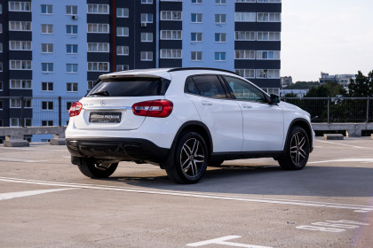 Продажа Mercedes-Benz GLA I (X156) Рестайлинг 200 1.6 AMT (150 л.с.) 2018 Белый в Автодом