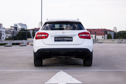 Продажа Mercedes-Benz GLA I (X156) Рестайлинг 200 1.6 AMT (150 л.с.) 2018 Белый в Автодом