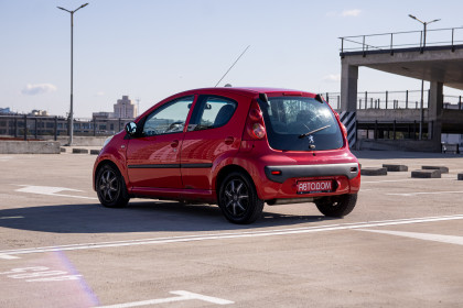 Продажа Peugeot 107 I 1.0 AMT (68 л.с.) 2007 Красный в Автодом