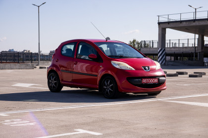 Продажа Peugeot 107 I 1.0 AMT (68 л.с.) 2007 Красный в Автодом