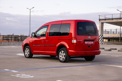 Продажа Volkswagen Caddy III 1.4 MT (80 л.с.) 2008 Красный в Автодом