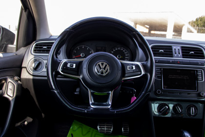 Продажа Volkswagen Polo V Рестайлинг 1.6 AT (110 л.с.) 2018 Серый в Автодом