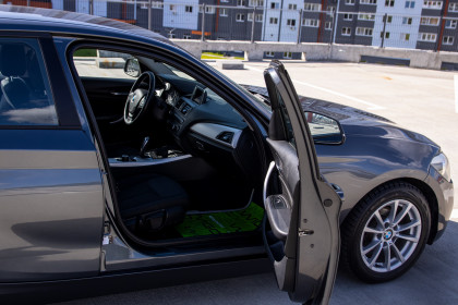 Продажа BMW 1 серии II (F20/F21) 116i 1.6 AT (136 л.с.) 2013 Серый в Автодом