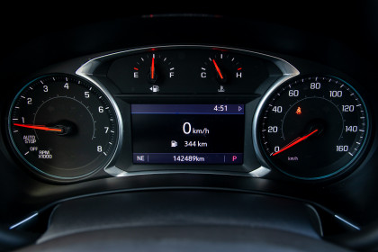 Продажа Chevrolet Equinox III 1.5 AT (170 л.с.) 2021 Серебристый в Автодом