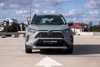 Продажа Toyota RAV4 V (XA50) 2.5 CVT (222 л.с.) 2019 Серый в Автодом