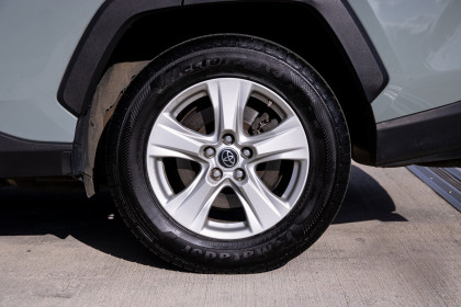 Продажа Toyota RAV4 V (XA50) 2.5 CVT (222 л.с.) 2019 Серый в Автодом