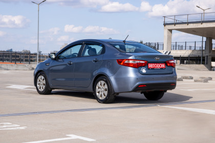 Продажа Kia Rio III 6-speed 1.6 MT (123 л.с.) 2014 Синий в Автодом