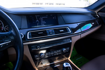 Продажа BMW 7 серии V (F01/F02/F04) 740i 3.0 AT (326 л.с.) 2009 Серый в Автодом