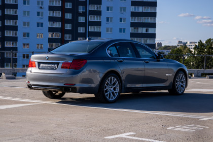Продажа BMW 7 серии V (F01/F02/F04) 740i 3.0 AT (326 л.с.) 2009 Серый в Автодом
