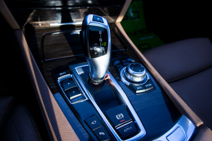 Продажа BMW 7 серии V (F01/F02/F04) 740i 3.0 AT (326 л.с.) 2009 Серый в Автодом