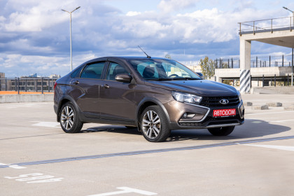 Продажа Lada (ВАЗ) Vesta I Cross 1.8 AMT (122 л.с.) 2018 Коричневый в Автодом