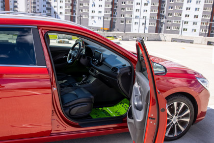 Продажа Hyundai i30 III 1.6 AMT (136 л.с.) 2017 Красный в Автодом