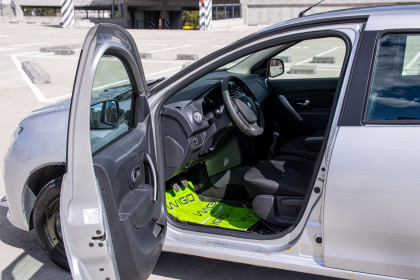 Продажа Renault Logan II 1.6 MT (102 л.с.) 2017 Серебристый в Автодом