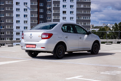 Продажа Renault Logan II 1.6 MT (102 л.с.) 2017 Серебристый в Автодом