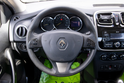 Продажа Renault Logan II 1.6 MT (102 л.с.) 2017 Серебристый в Автодом