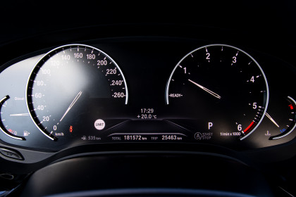 Продажа BMW 5 серии VII (G30/G31) 520d xDrive 2.0 AT (190 л.с.) 2019 Серый в Автодом