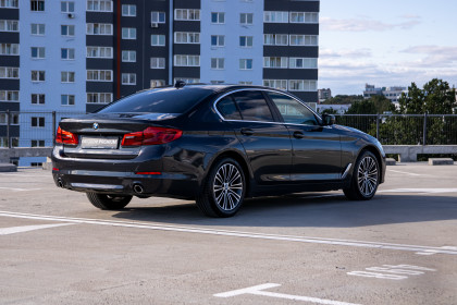 Продажа BMW 5 серии VII (G30/G31) 520d xDrive 2.0 AT (190 л.с.) 2019 Серый в Автодом