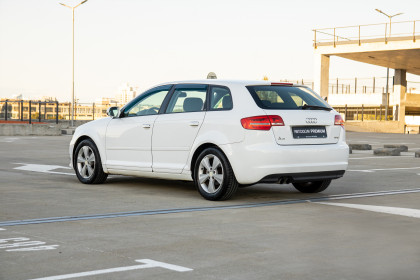 Продажа Audi A3 II (8P) Рестайлинг 2 1.4 AMT (125 л.с.) 2010 Белый в Автодом