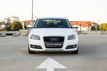 Продажа Audi A3 II (8P) Рестайлинг 2 1.4 AMT (125 л.с.) 2010 Белый в Автодом