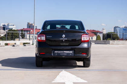 Продажа Renault Logan II Рестайлинг 1.6 MT (113 л.с.) 2018 Черный в Автодом