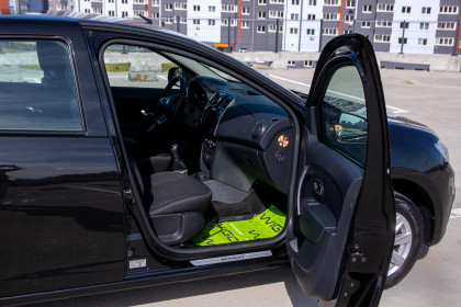 Продажа Renault Logan II Рестайлинг 1.6 MT (113 л.с.) 2018 Черный в Автодом