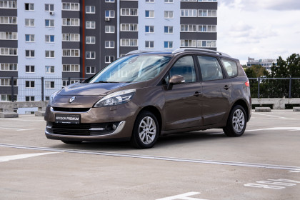 Продажа Renault Scenic III Рестайлинг 1.6 MT (130 л.с.) 2012 Коричневый в Автодом