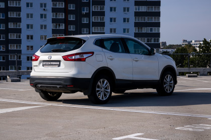 Продажа Nissan Qashqai II 2.0 CVT (144 л.с.) 2014 Белый в Автодом