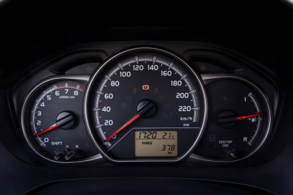 Продажа Toyota Yaris III Рестайлинг 1.0 MT (69 л.с.) 2015 Белый в Автодом