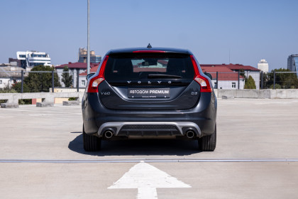 Продажа Volvo V60 I Рестайлинг 2.0 MT (150 л.с.) 2016 Серый в Автодом
