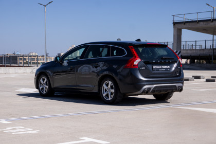 Продажа Volvo V60 I Рестайлинг 2.0 MT (150 л.с.) 2016 Серый в Автодом
