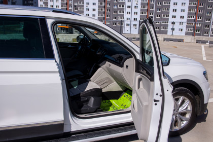 Продажа Volkswagen Tiguan II 2.0 AMT (150 л.с.) 2017 Белый в Автодом