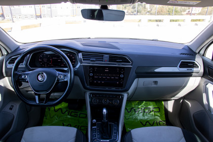 Продажа Volkswagen Tiguan II 2.0 AMT (150 л.с.) 2017 Белый в Автодом