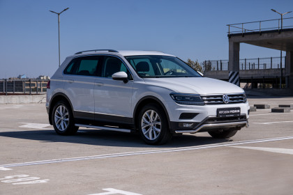 Продажа Volkswagen Tiguan II 2.0 AMT (150 л.с.) 2017 Белый в Автодом
