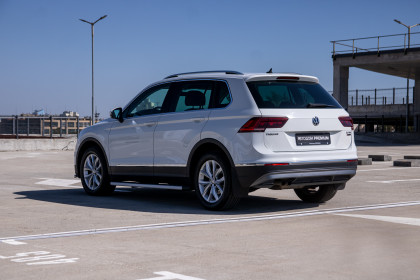 Продажа Volkswagen Tiguan II 2.0 AMT (150 л.с.) 2017 Белый в Автодом