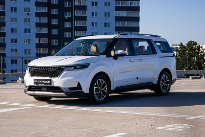 Продажа Kia Carnival IV 2.2 AT (202 л.с.) 2022 Белый в Автодом