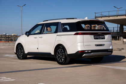 Продажа Kia Carnival IV 2.2 AT (202 л.с.) 2022 Белый в Автодом