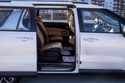 Продажа Kia Carnival IV 2.2 AT (202 л.с.) 2022 Белый в Автодом