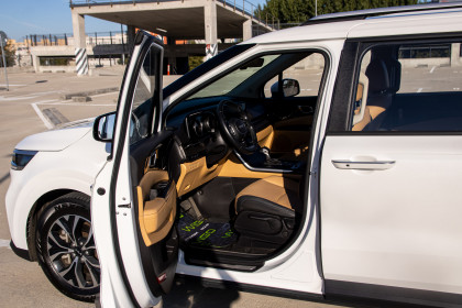 Продажа Kia Carnival IV 2.2 AT (202 л.с.) 2022 Белый в Автодом