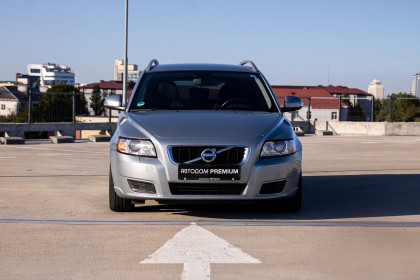 Продажа Volvo V50 I Рестайлинг 1.6 MT (115 л.с.) 2010 Серебристый в Автодом