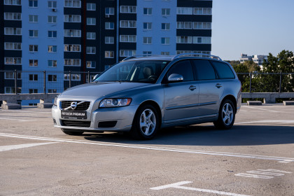 Продажа Volvo V50 I Рестайлинг 1.6 MT (115 л.с.) 2010 Серебристый в Автодом