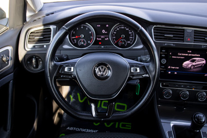 Продажа Volkswagen Golf VII Рестайлинг 1.0 MT (115 л.с.) 2019 Серый в Автодом
