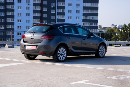 Продажа Opel Astra J 1.6 AT (180 л.с.) 2010 Серый в Автодом